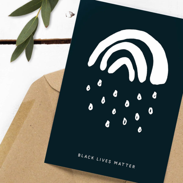 Spenden-Postkarte Black Lives Matter mit dem Kleinen Regenbogen aus der Kleinen Papeterie