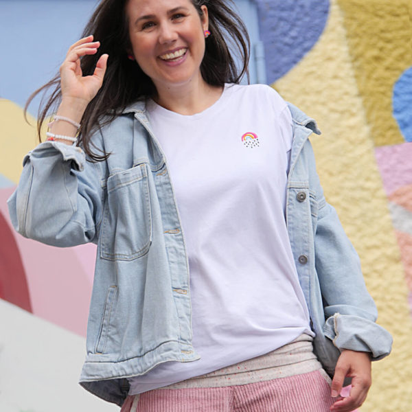 T-Shirt Kleiner Regenbogen mit kleinem Stick