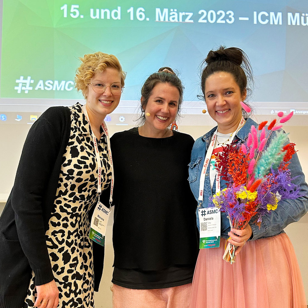 Gruppenbild auf der allsocial in München 2023 mit Marusia Luft, Sarah Gilgien und Daniela Vey